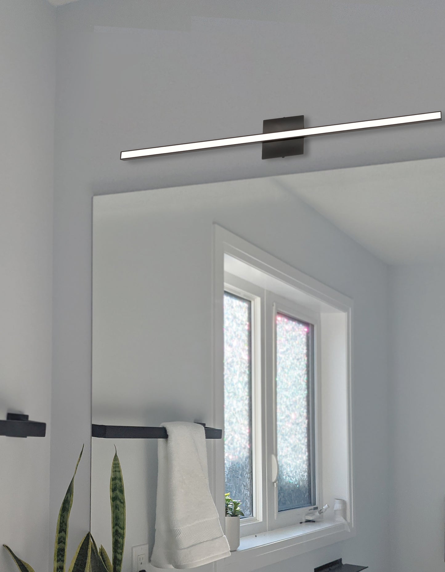 Dainolite 24W Colour Changing Vanity Matte Black with Frosted Acrylic Diffuser