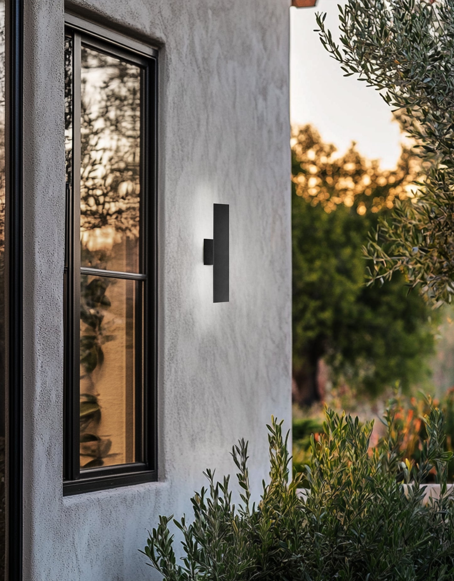 Dainolite 15W Wall Sconce in Matte Black